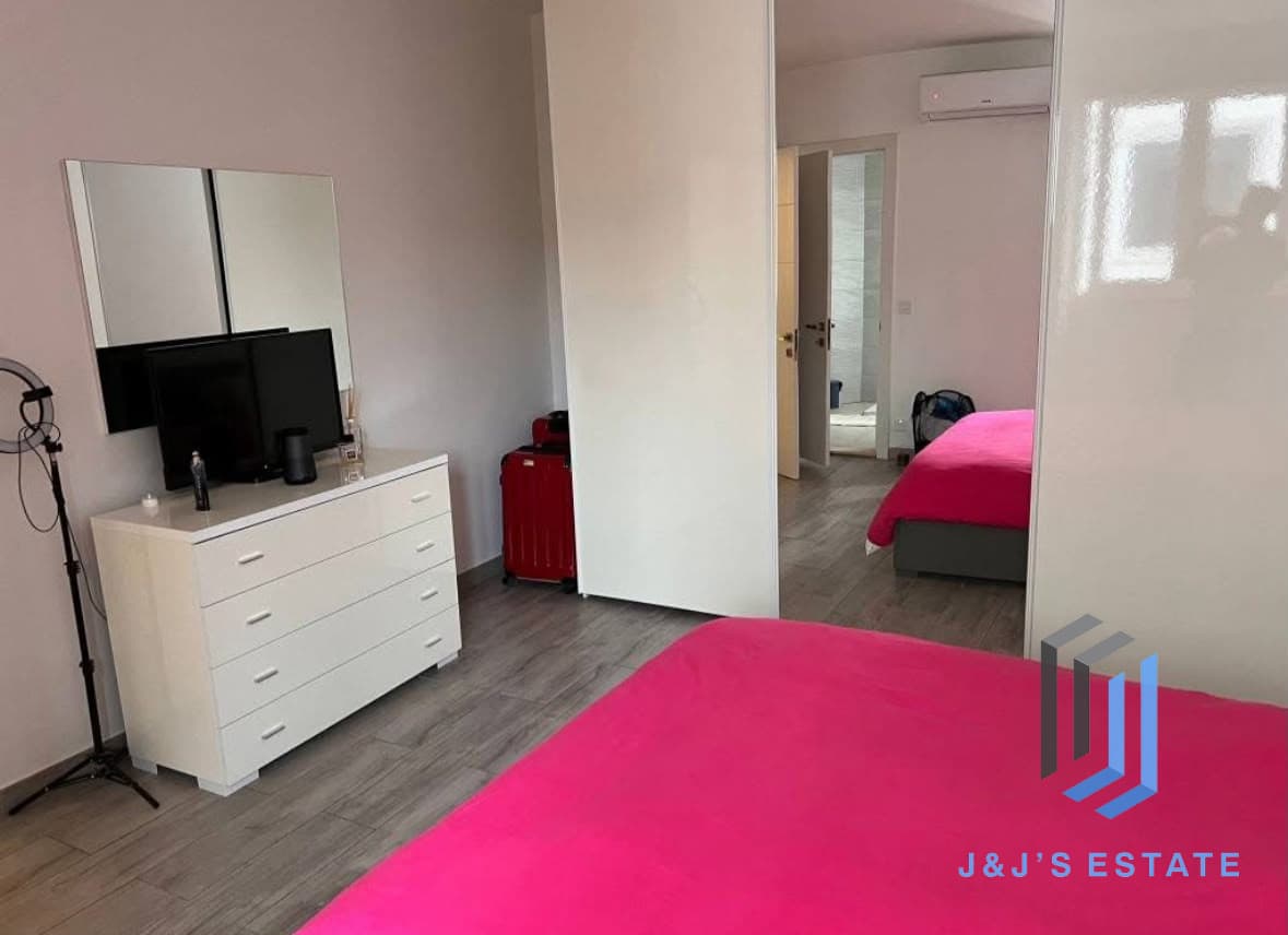 Modern 2-Bed Apartment in Ta' Xbiex with Elevator · 5