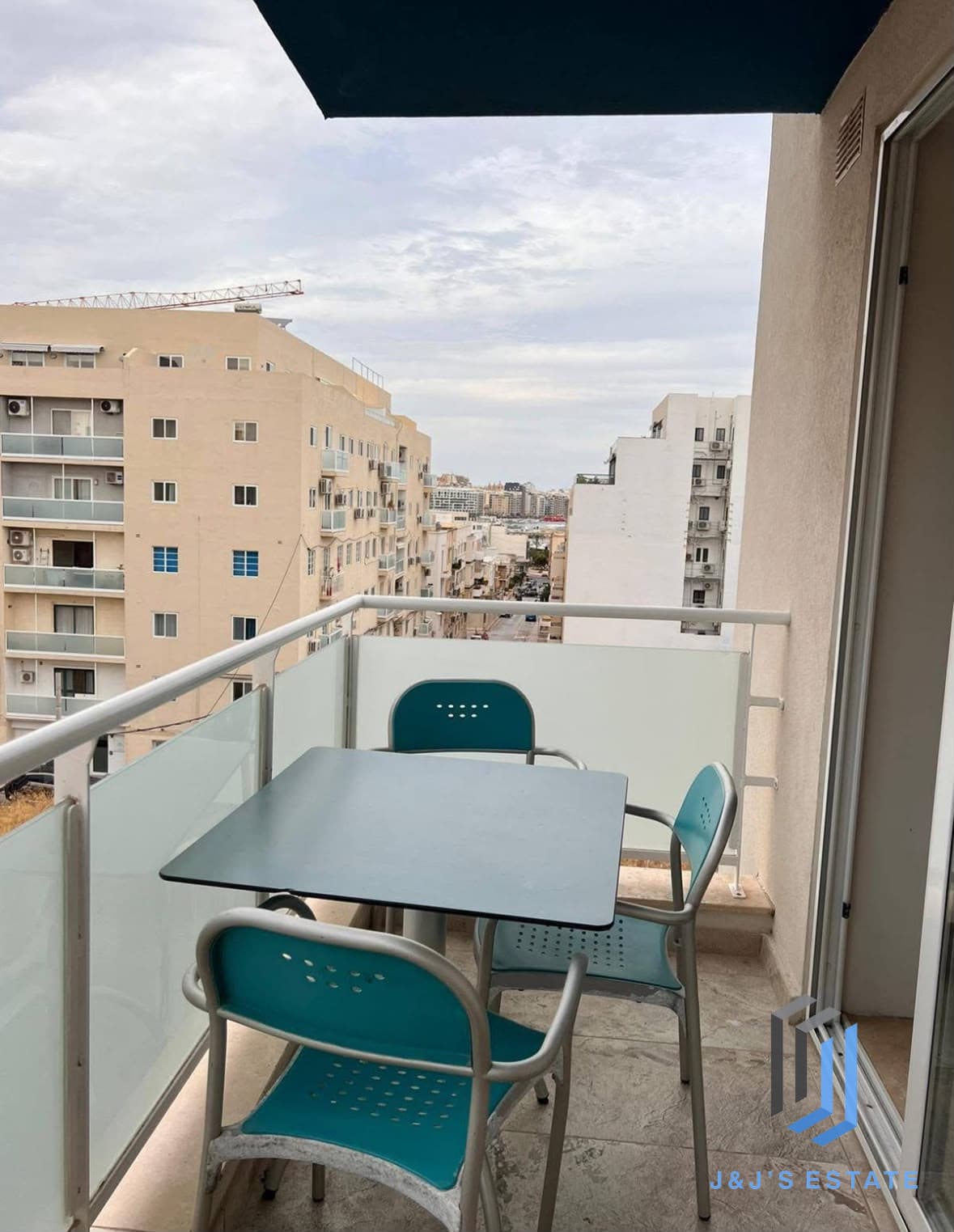 Modern 2-Bed Apartment in Ta' Xbiex with Elevator · 7