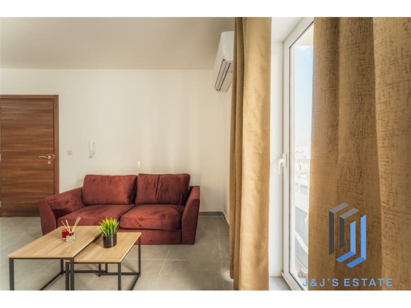 Furnished 2-Bed, 2-Bath Apartment in Pieta · 9