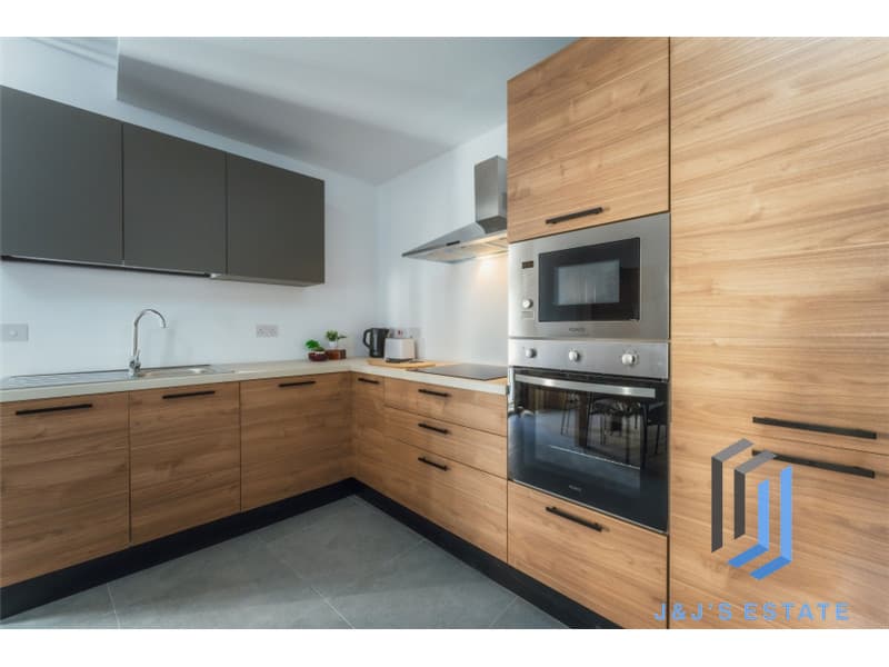 Furnished 2-Bed, 2-Bath Apartment in Pieta · 7