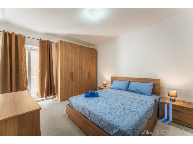 Furnished 2-Bed, 2-Bath Apartment in Pieta · 10