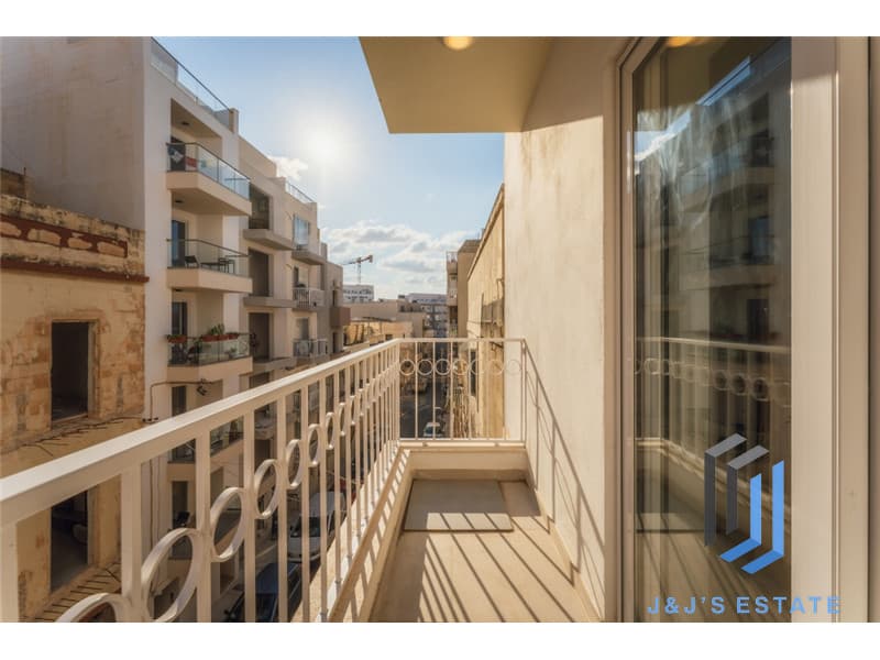 Furnished 2-Bedroom Apartment in Pieta · 10