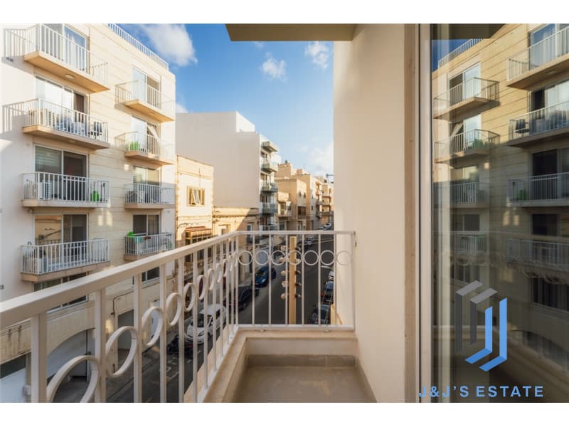 Furnished 2-Bedroom Apartment in Pieta · 11