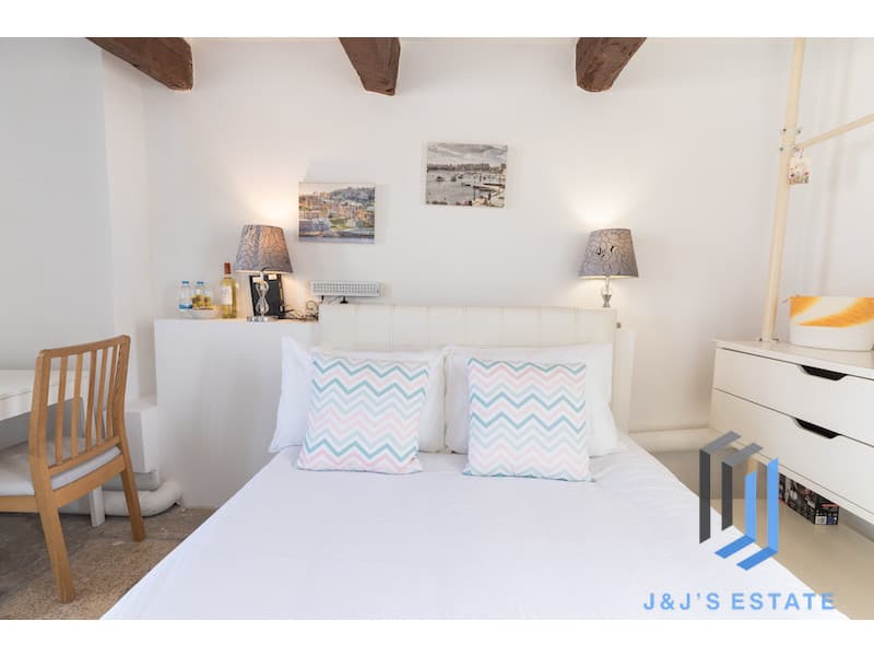 Furnished 1-Bedroom Apartment in Valletta · 10