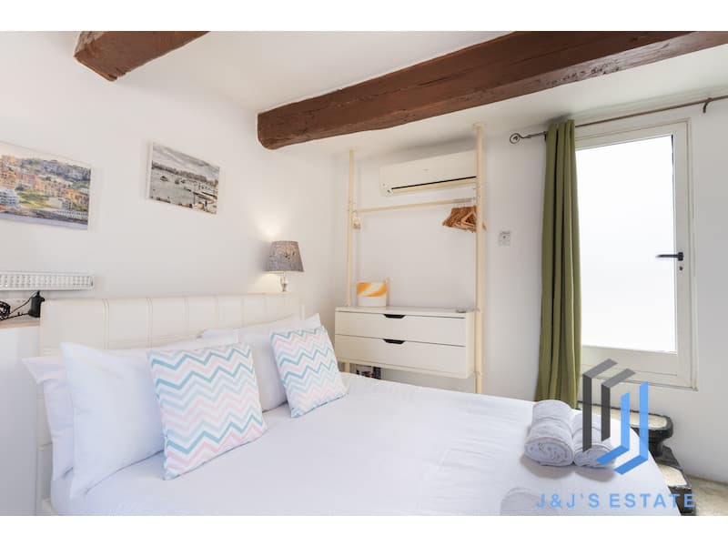 Furnished 1-Bedroom Apartment in Valletta · 14