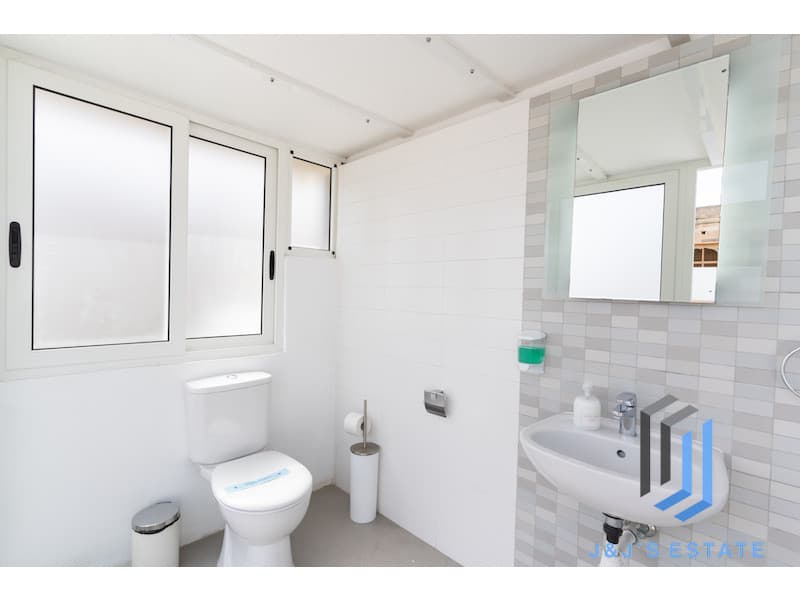 Furnished 1-Bedroom Apartment in Valletta · 19