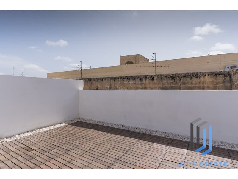 Furnished 1-Bedroom Apartment in Valletta · 25