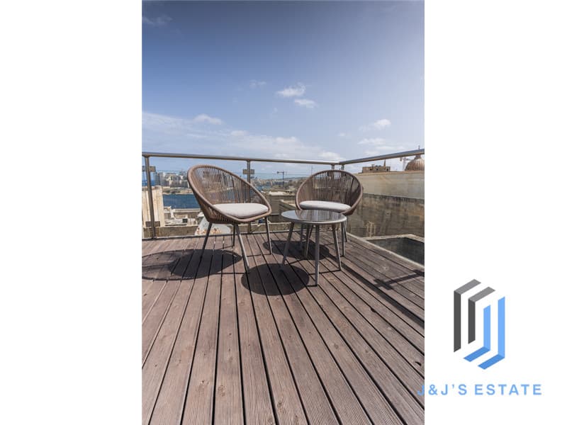 Furnished 1-Bedroom Apartment in Valletta · 9