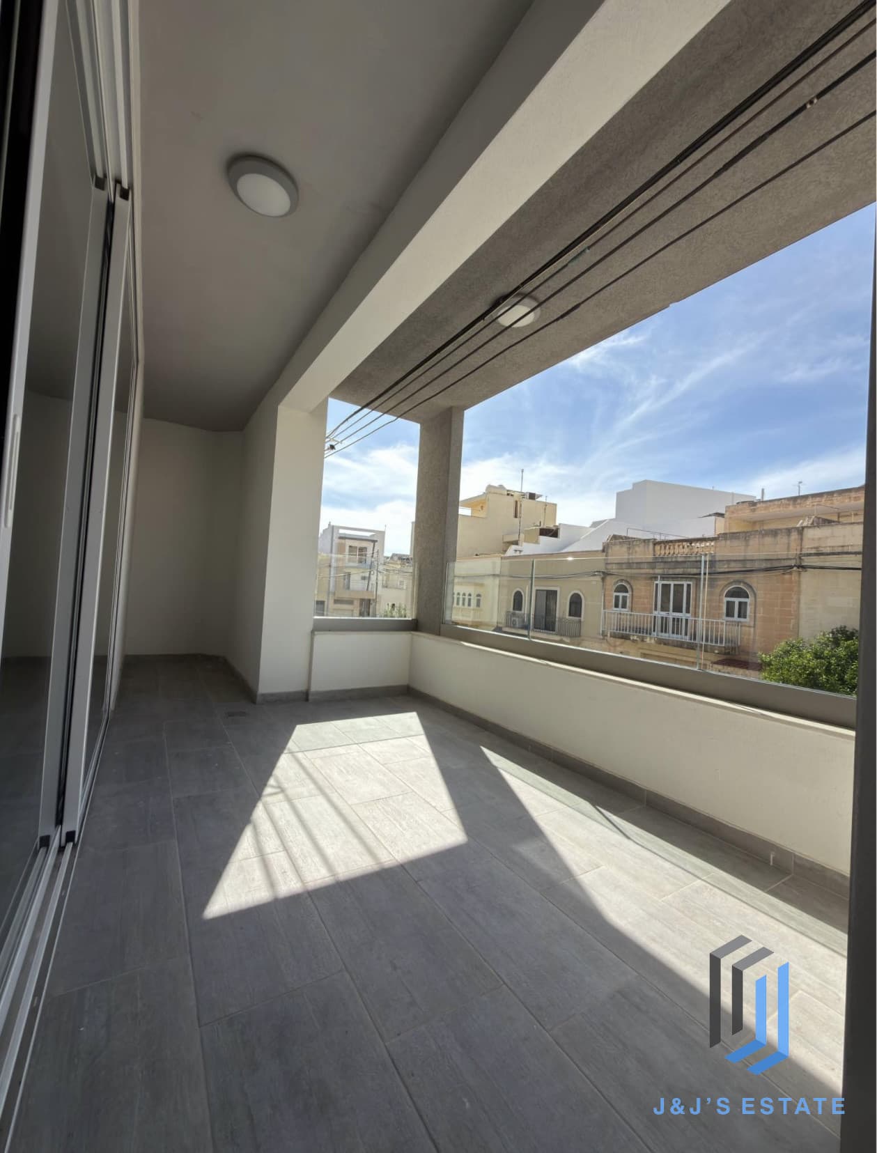 Spacious 3-Bedroom Home in Zebbug · 4