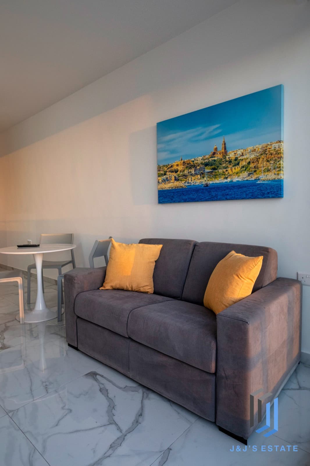 Sea-View 1-Bed Duplex in Bugibba, Fully Furnished · 4