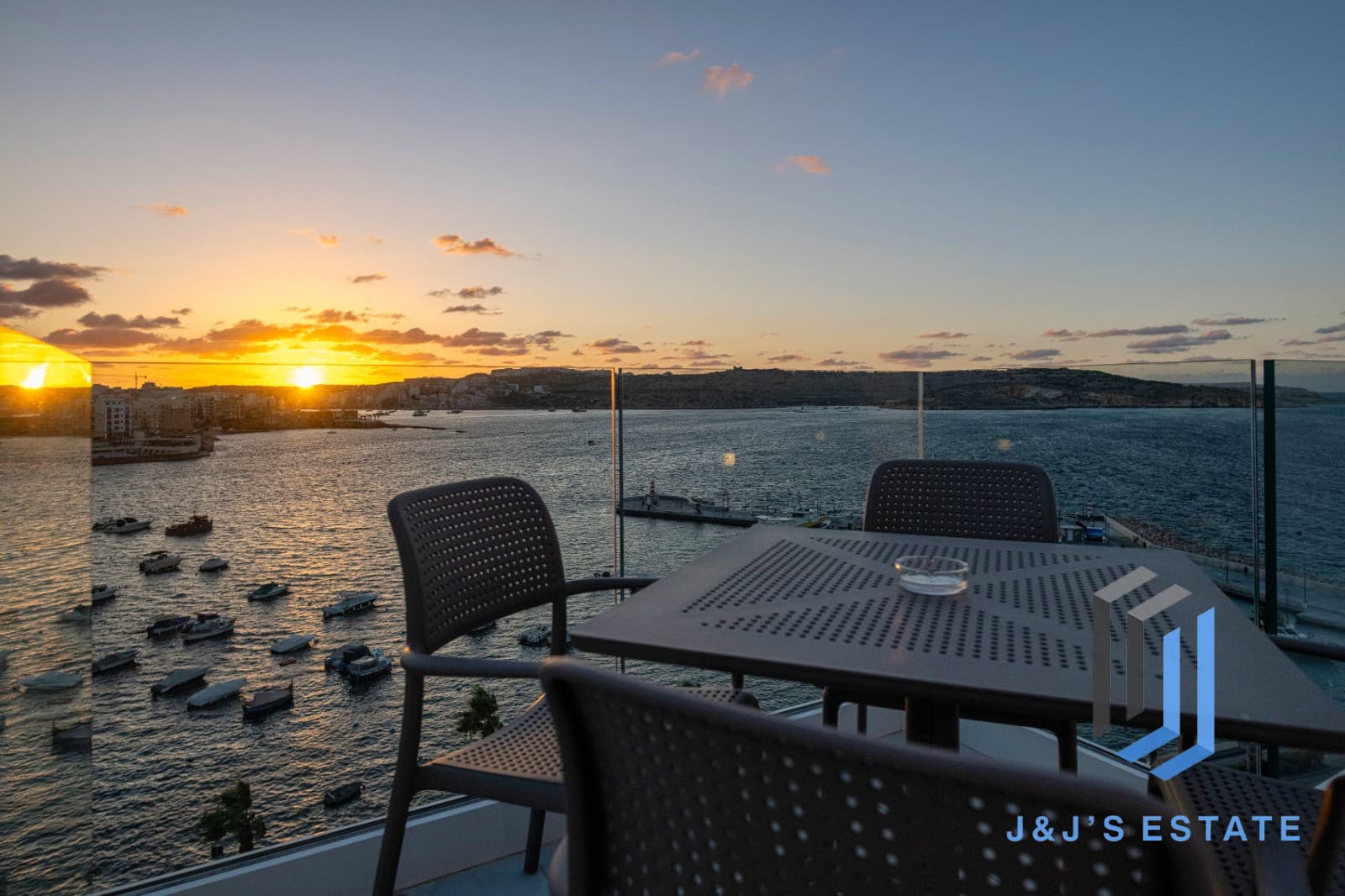Sea-View 1-Bed Duplex in Bugibba, Fully Furnished · 3