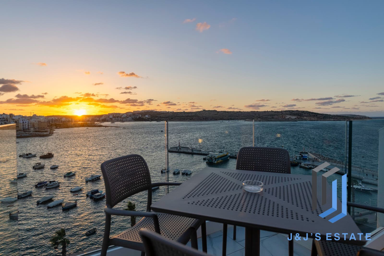 Sea-View 1-Bed Duplex in Bugibba, Fully Furnished · 8