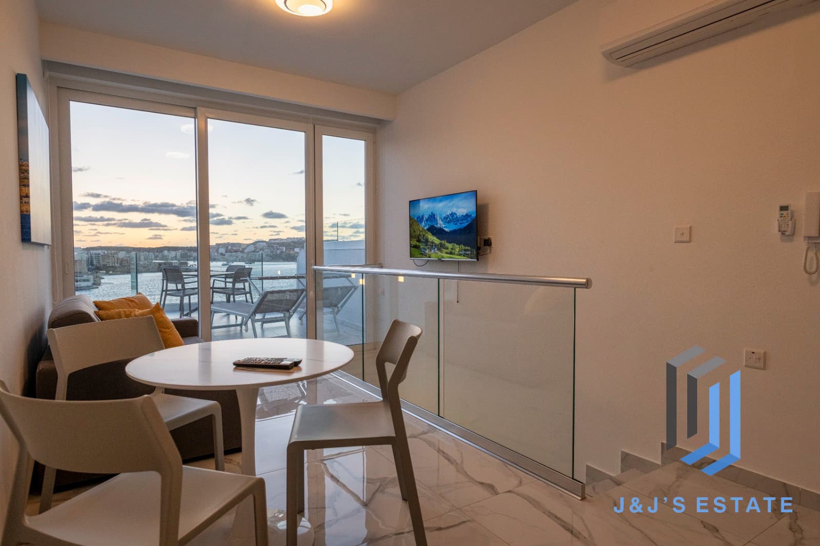 Sea-View 1-Bed Duplex in Bugibba, Fully Furnished · 13