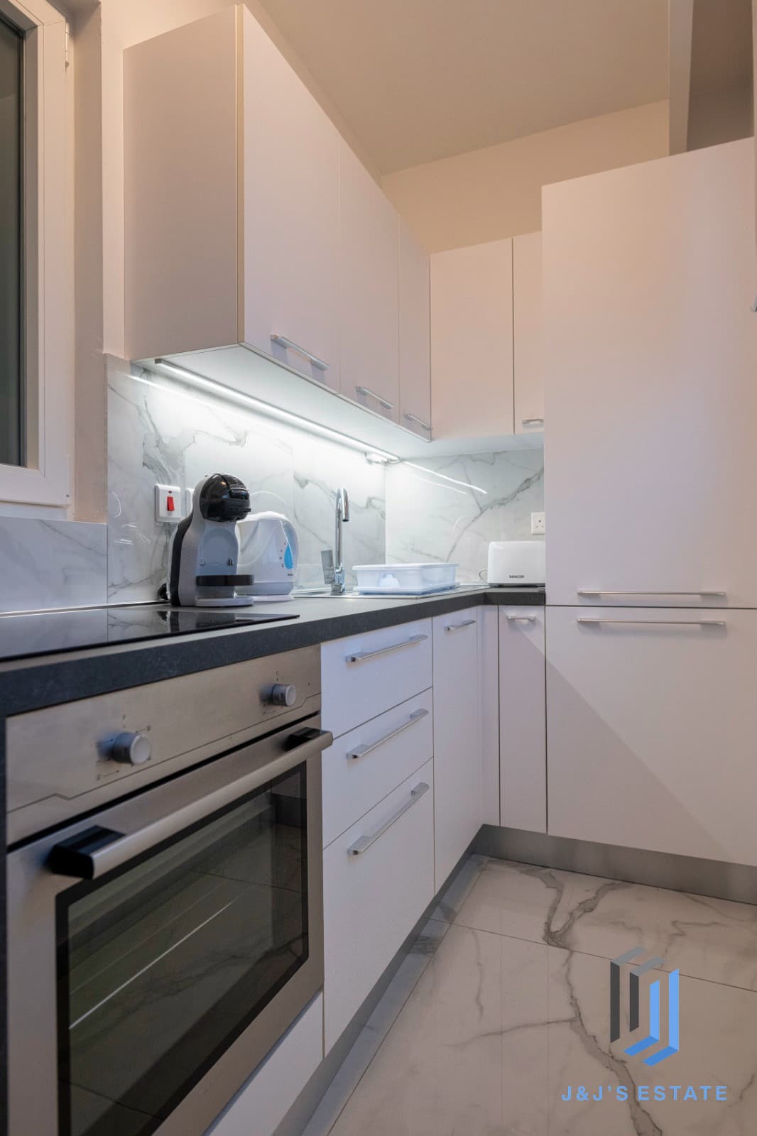 Sea-View 1-Bed Duplex in Bugibba, Fully Furnished · 15