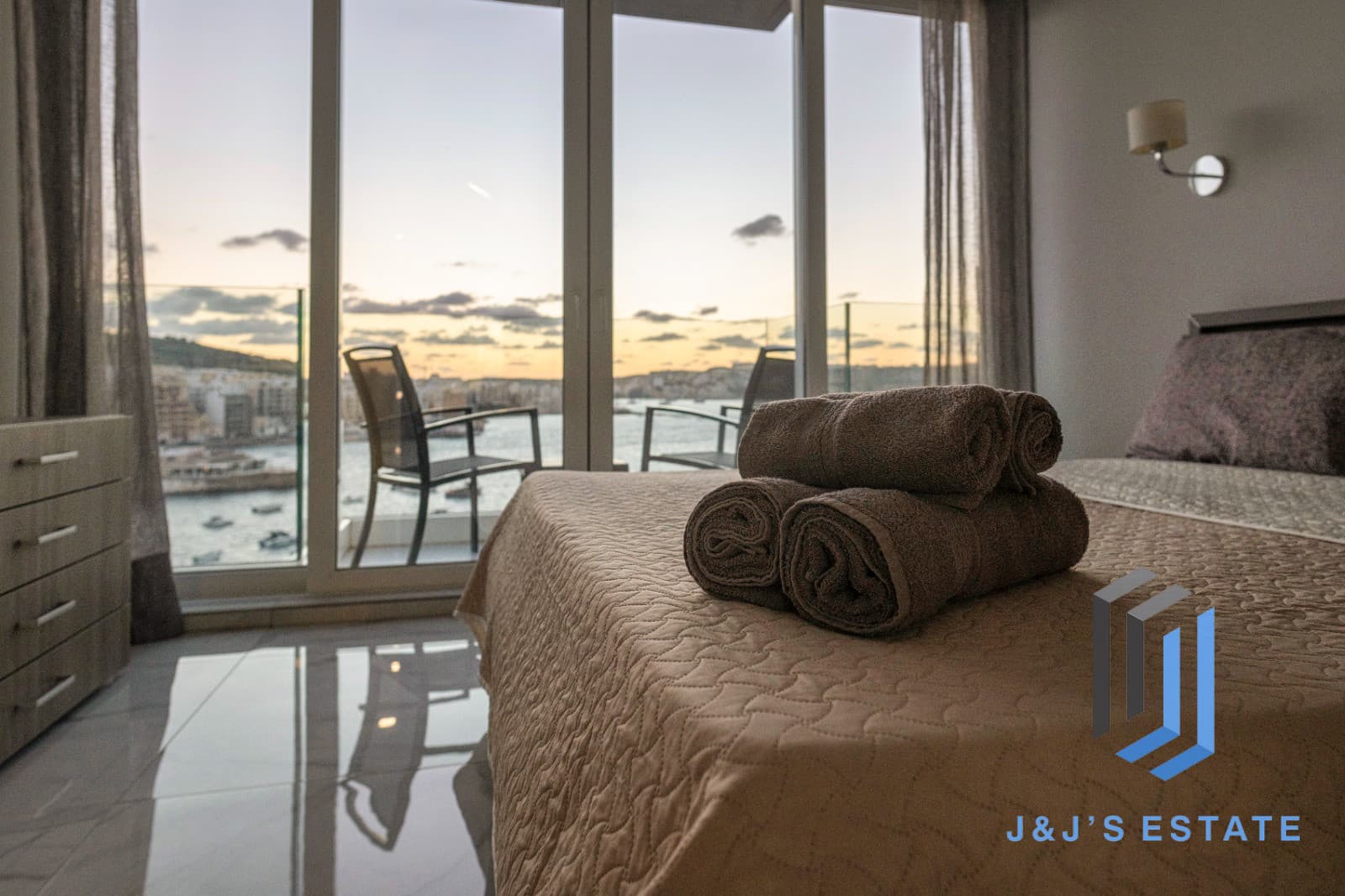 Sea-View 1-Bed Duplex in Bugibba, Fully Furnished · 18