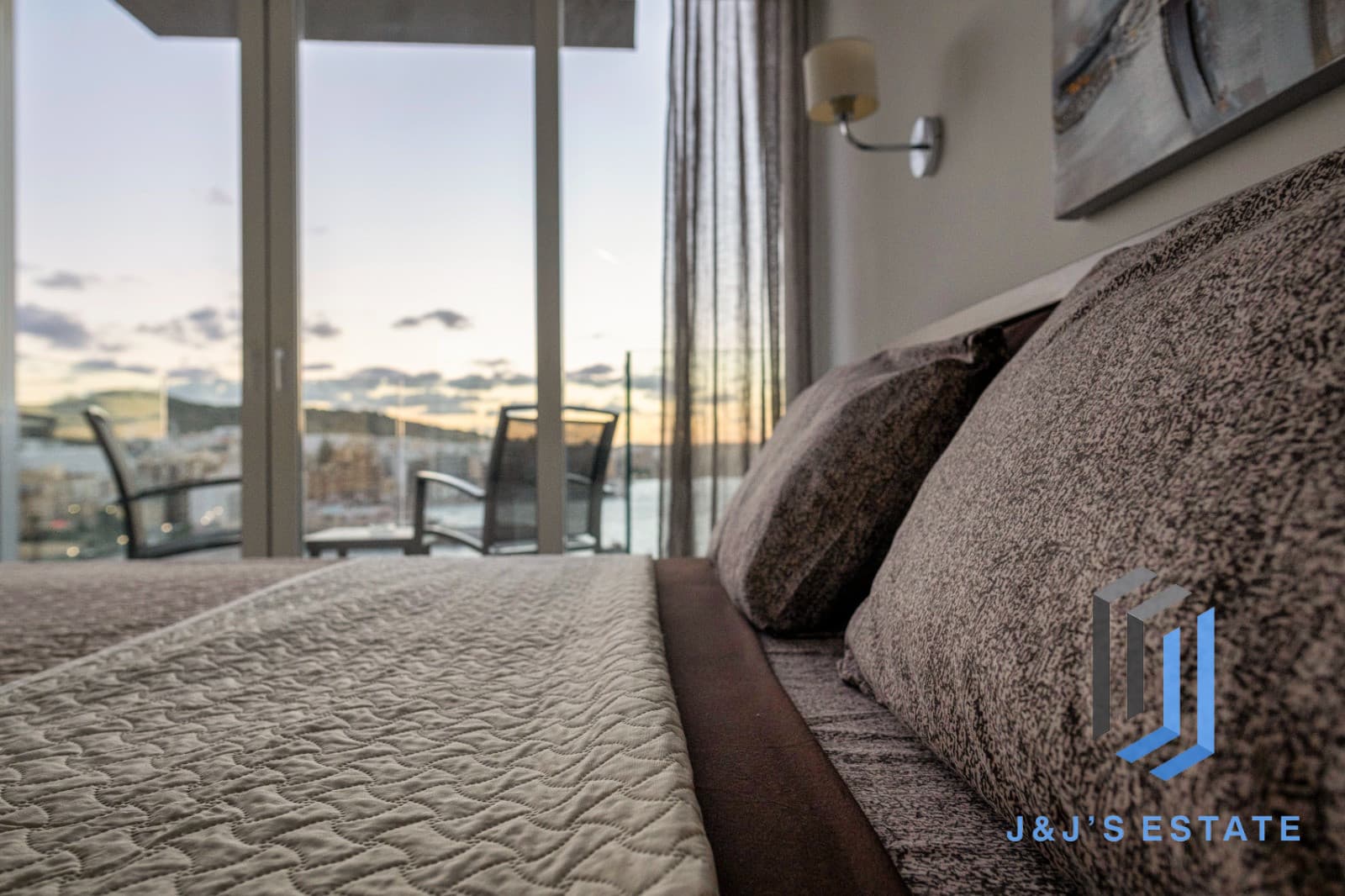 Sea-View 1-Bed Duplex in Bugibba, Fully Furnished · 19