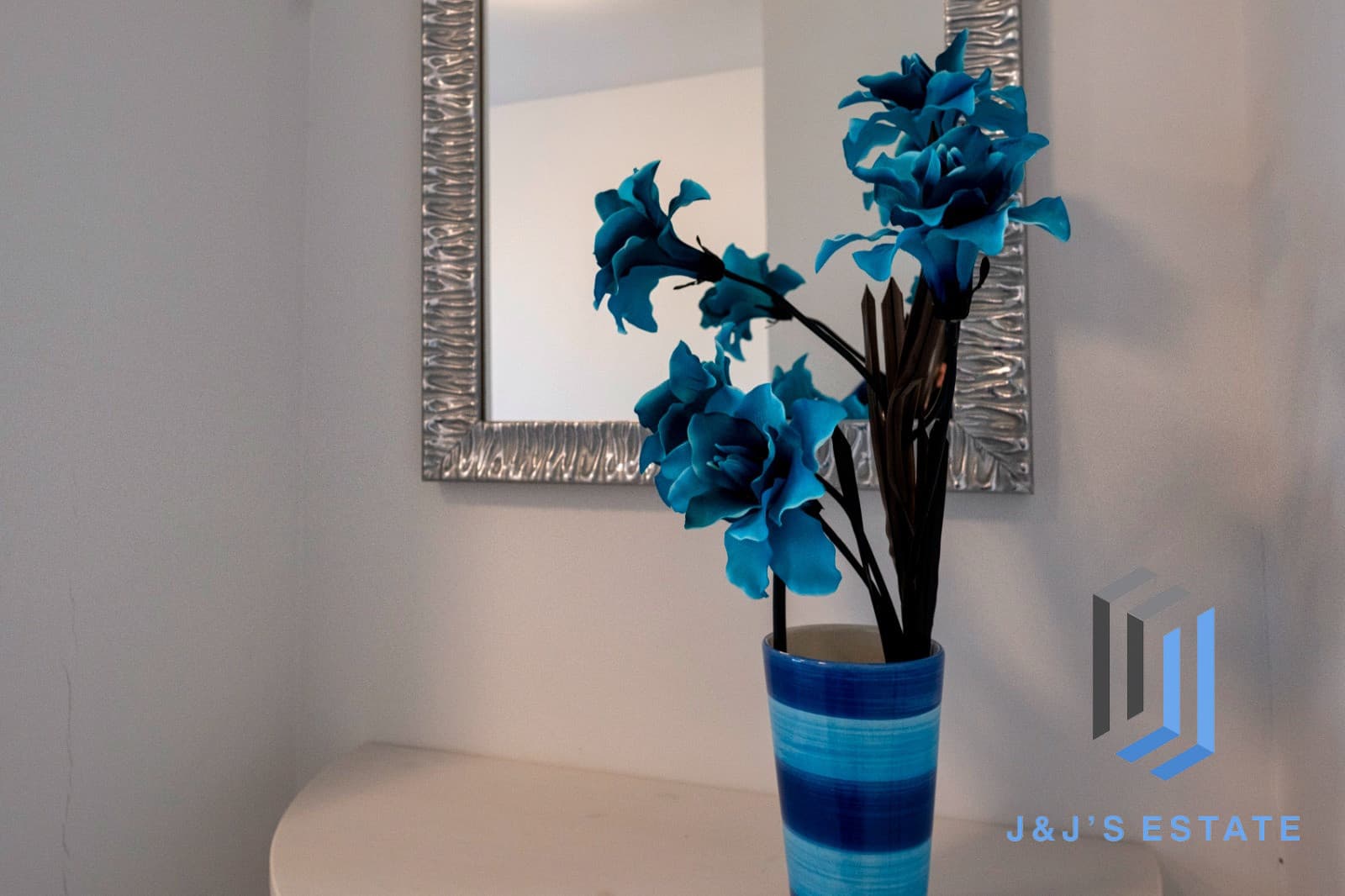 Sea-View 1-Bed Duplex in Bugibba, Fully Furnished · 23