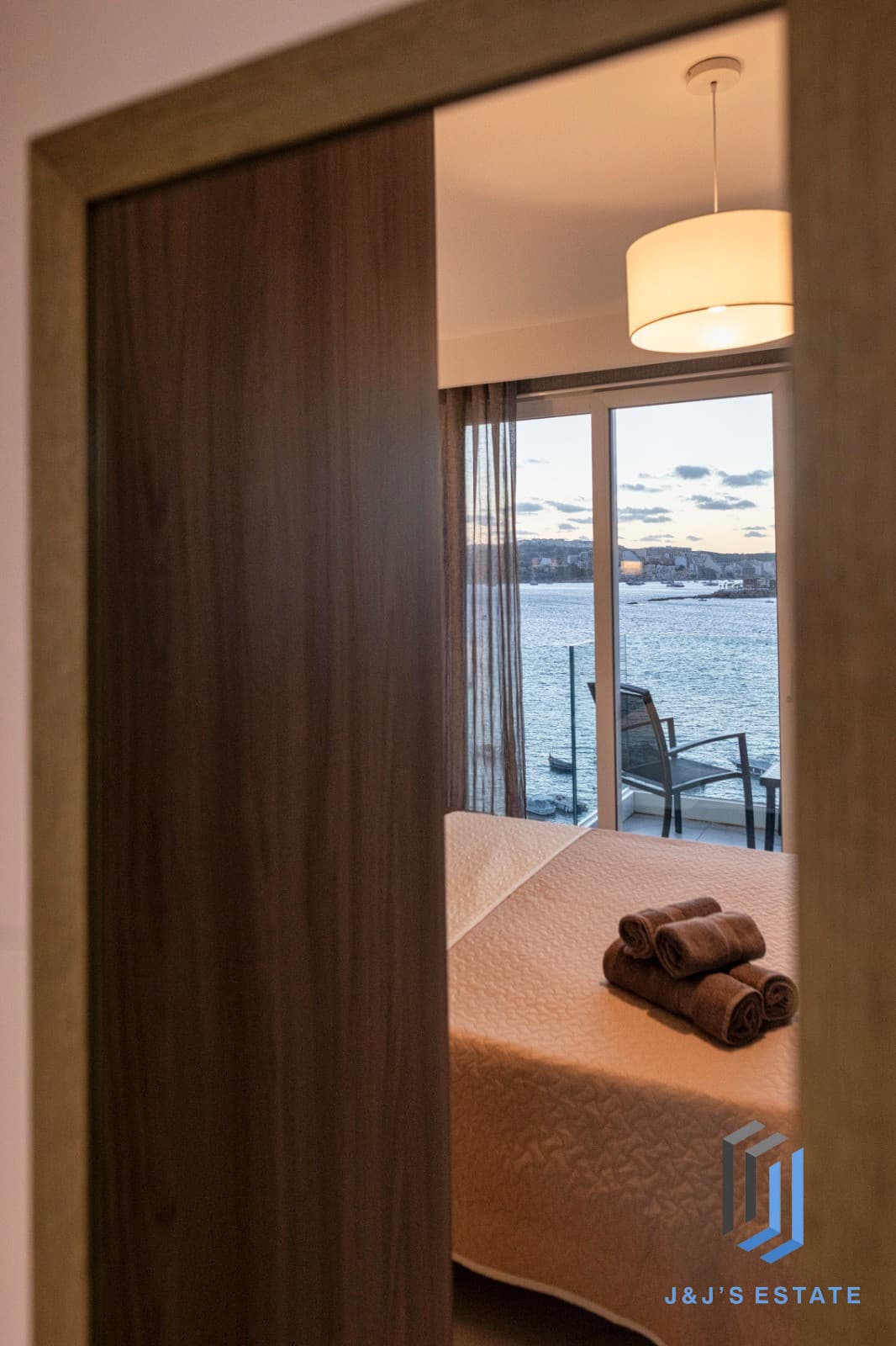 Sea-View 1-Bed Duplex in Bugibba, Fully Furnished · 26