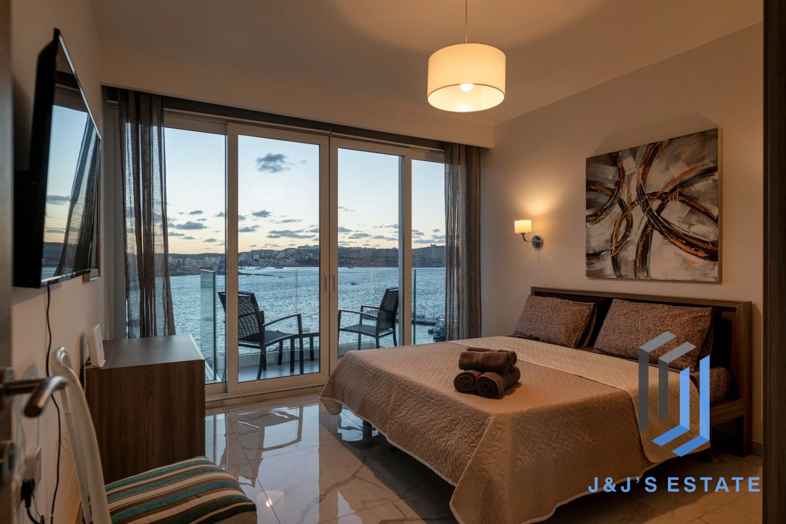 Sea-View 1-Bed Duplex in Bugibba, Fully Furnished · 30
