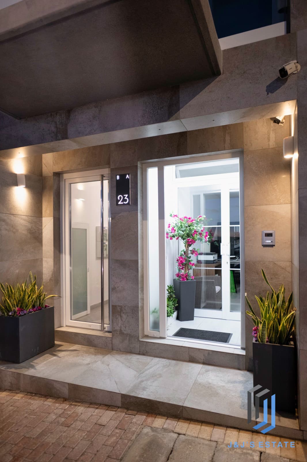 Sea-View 1-Bed Duplex in Bugibba, Fully Furnished · 34