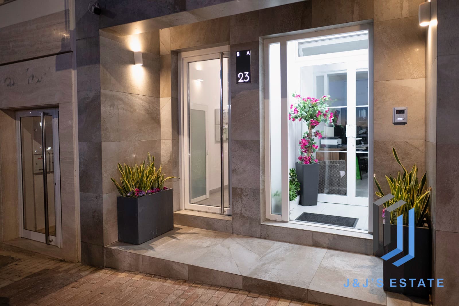 Sea-View 1-Bed Duplex in Bugibba, Fully Furnished · 35