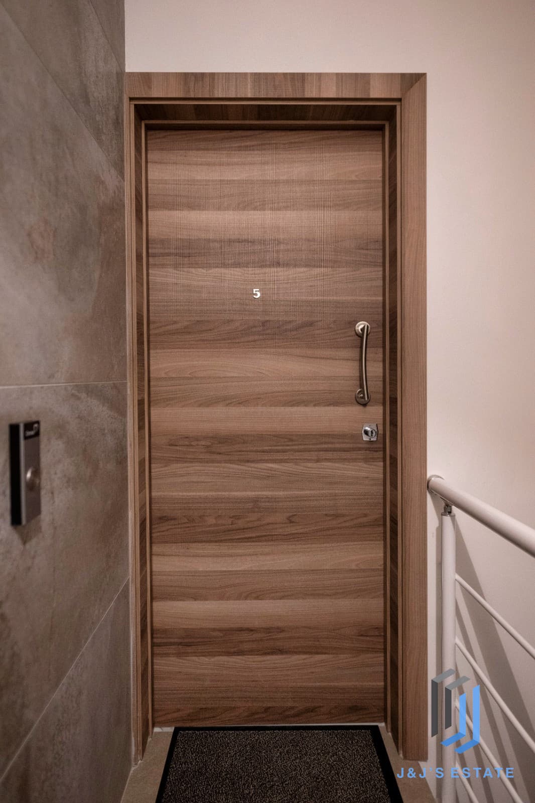Sea-View 1-Bed Duplex in Bugibba, Fully Furnished · 38