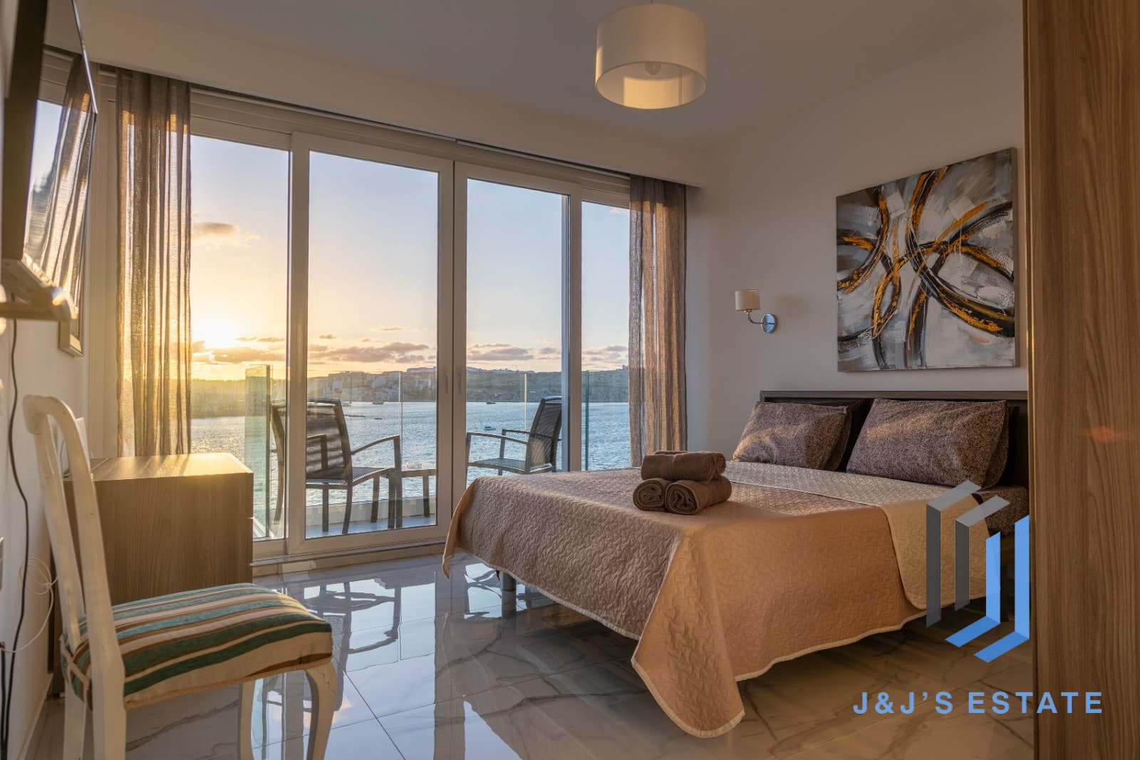 Sea-View 1-Bed Duplex in Bugibba, Fully Furnished · 40