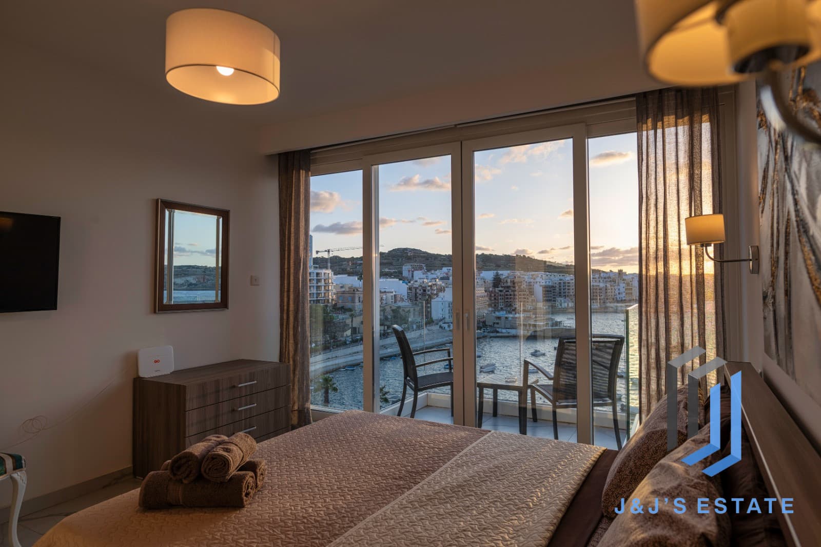 Sea-View 1-Bed Duplex in Bugibba, Fully Furnished · 41