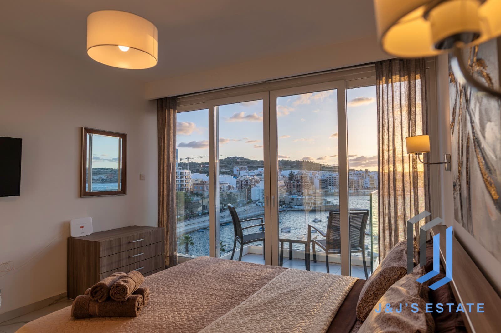 Sea-View 1-Bed Duplex in Bugibba, Fully Furnished · 42