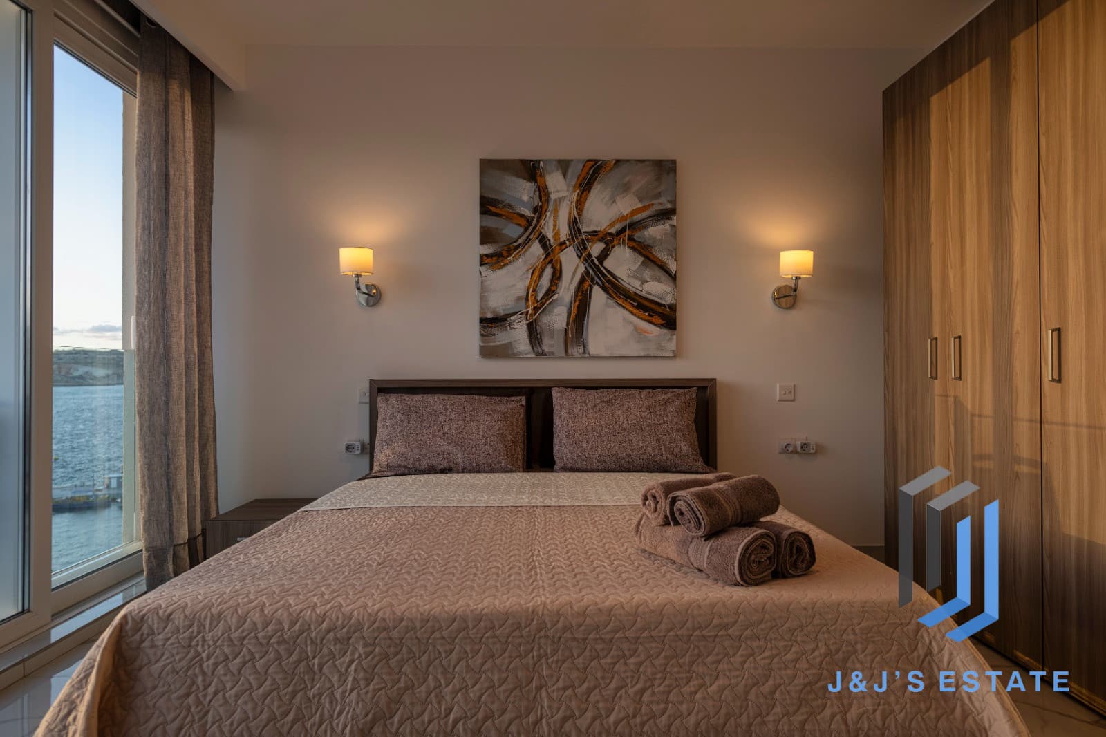 Sea-View 1-Bed Duplex in Bugibba, Fully Furnished · 43