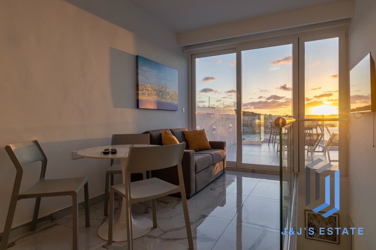 Sea-View 1-Bed Duplex in Bugibba, Fully Furnished · 55