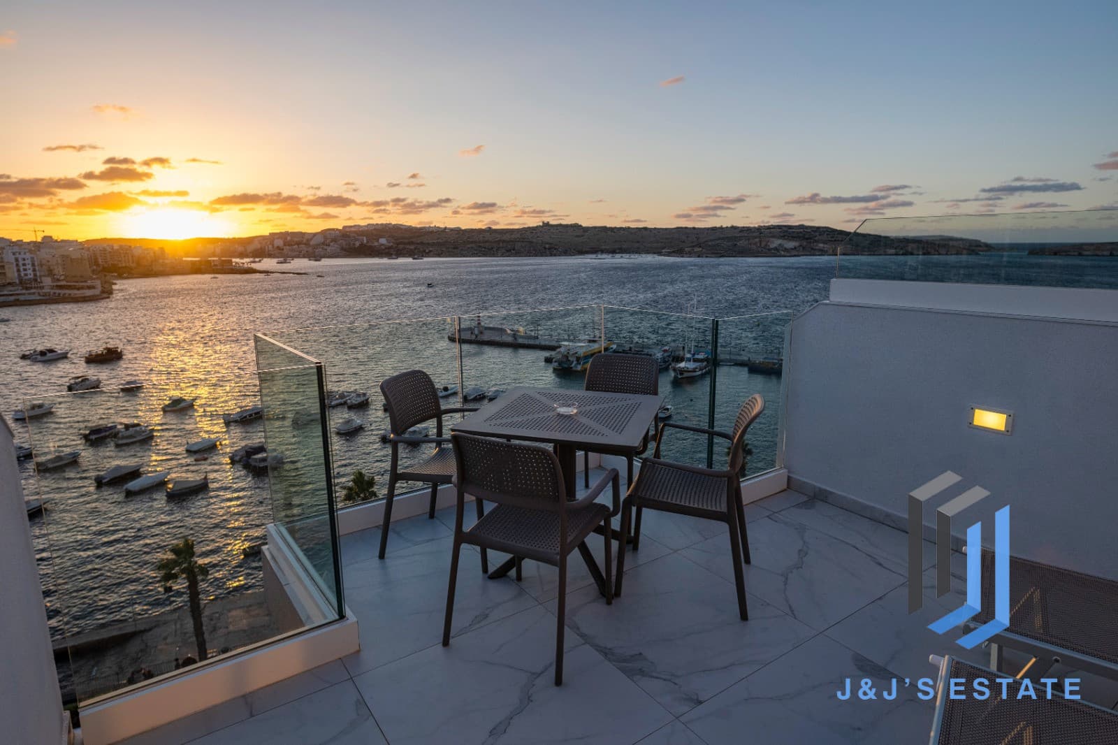 Sea-View 1-Bed Duplex in Bugibba, Fully Furnished · 58