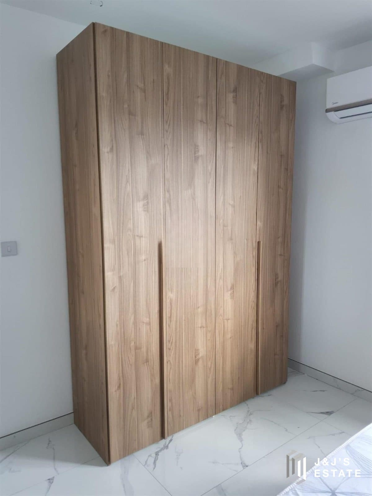 Three-Bedroom Apartment for Long-Term Rent in Bugibba with Pool Amenity · 8