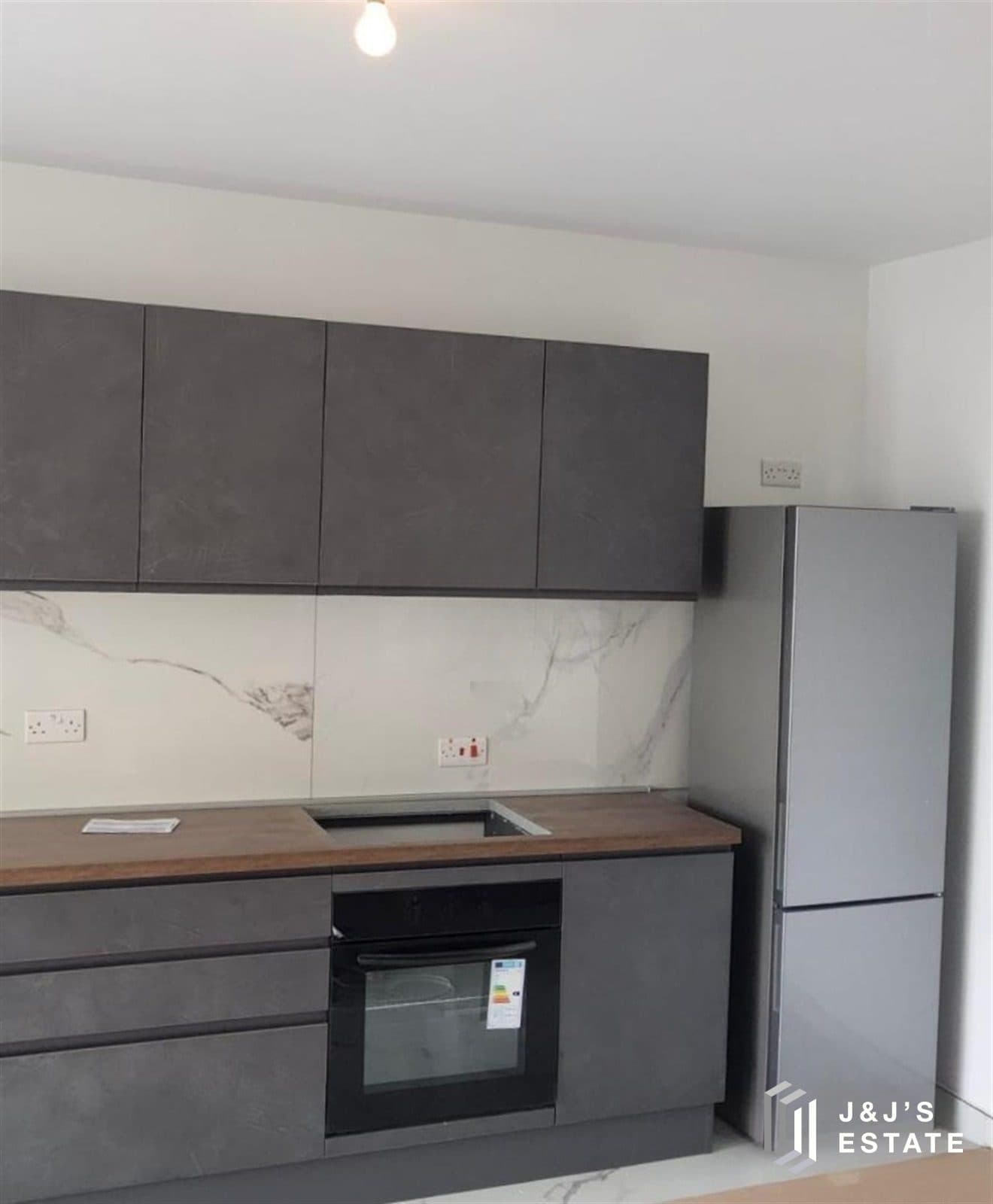 Three-Bedroom Apartment for Long-Term Rent in Bugibba with Pool Amenity · 10