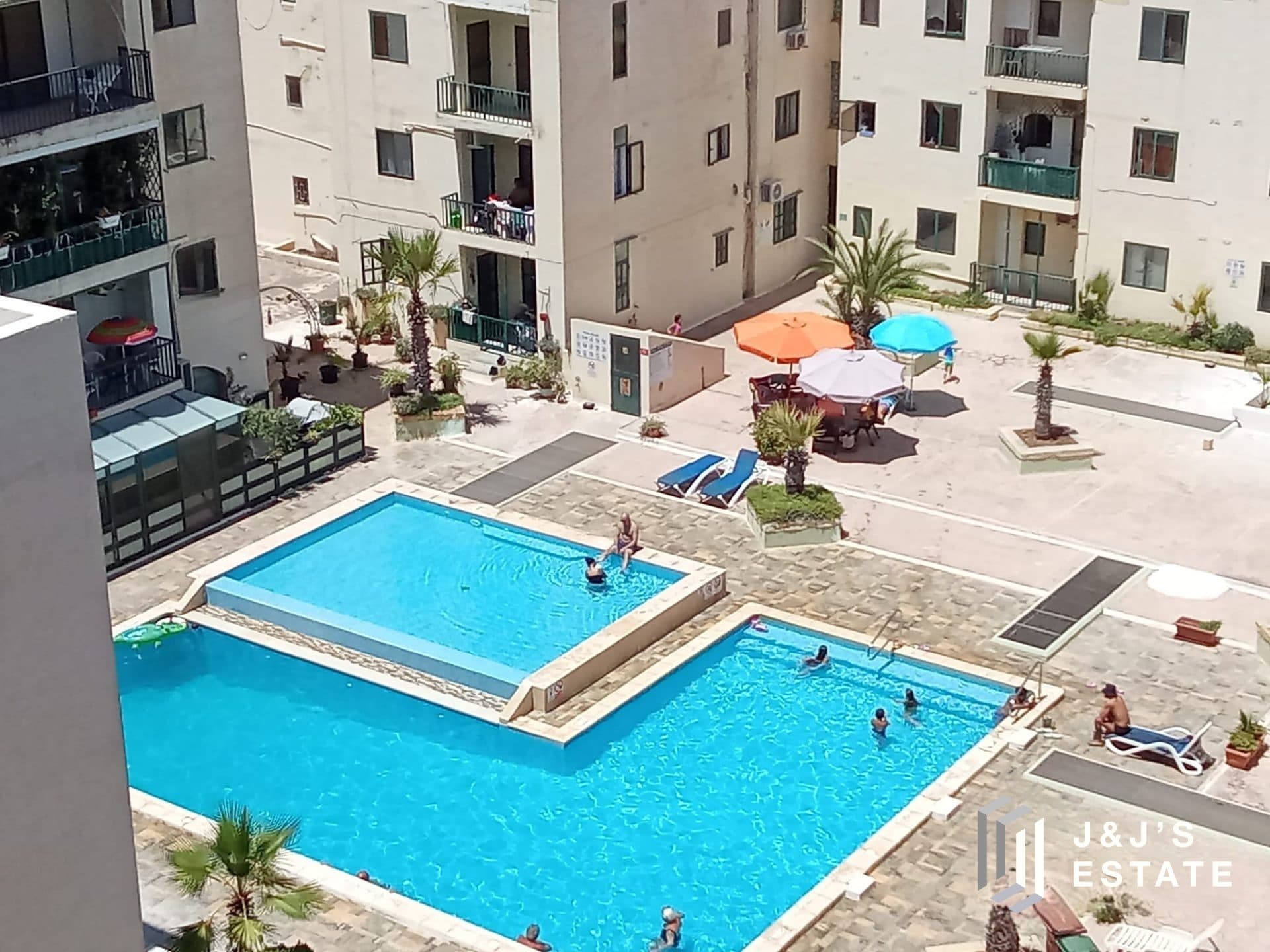 Three-Bedroom Apartment for Long-Term Rent in Bugibba with Pool Amenity · 11