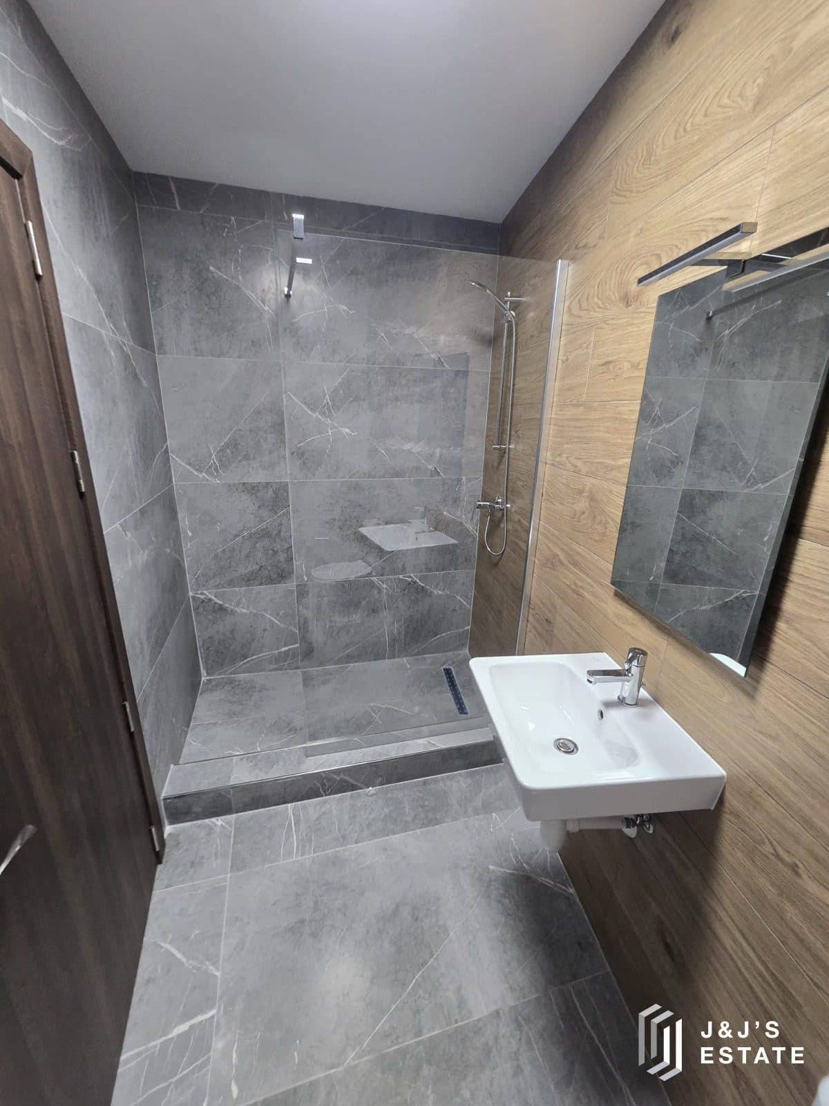 Brand new 3-bedroom maisonette with garage in central Birkirkara · 14